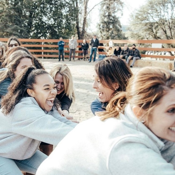 Meet your Posher, Tenth Back Co. - Picture 4 of 5